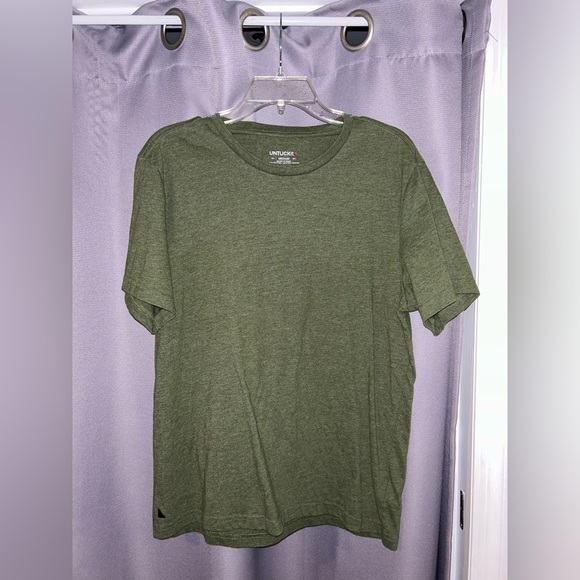UNTUCKit Other - Plain Green UntuckIt Brand T-Shirt. Lightly worn, in great condition.